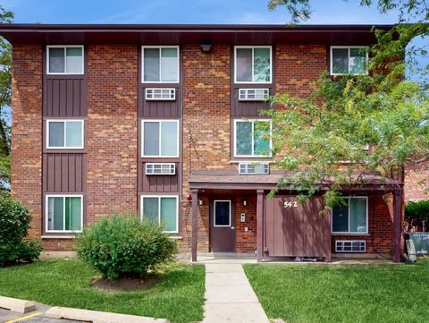 29W542 Country Ridge Drive B Warrenville IL 60555
