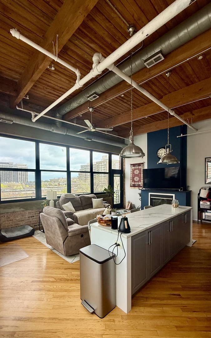 1601 S indiana Avenue 505