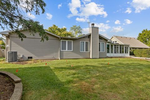 Tiny photo for 110 ESSEX Road, Elk Grove Village, IL 60007 (MLS # 12496708)