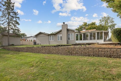 Tiny photo for 110 ESSEX Road, Elk Grove Village, IL 60007 (MLS # 12496708)