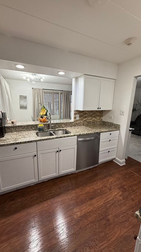 Tiny photo for 47 W Pier Drive #102, Westmont, IL 60559 (MLS # 12457560)