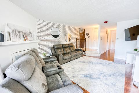 Tiny photo for 47 W Pier Drive #102, Westmont, IL 60559 (MLS # 12457560)