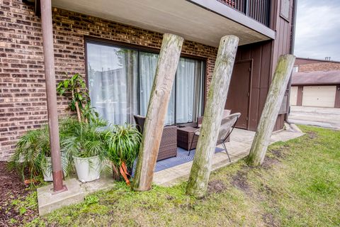 Tiny photo for 47 W Pier Drive #102, Westmont, IL 60559 (MLS # 12457560)