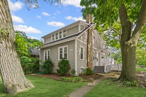 Photo of 2101 Pioneer Road, Evanston, IL 60201 (MLS # 12495575)