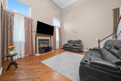Tiny photo for 726 Bristol Street, Pingree Grove, IL 60140 (MLS # 12493410)