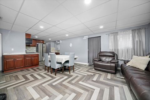 Tiny photo for 726 Bristol Street, Pingree Grove, IL 60140 (MLS # 12493410)
