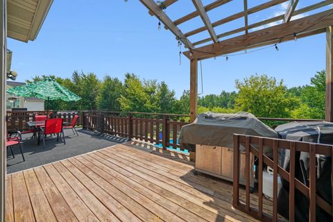 Tiny photo for 726 Bristol Street, Pingree Grove, IL 60140 (MLS # 12493410)