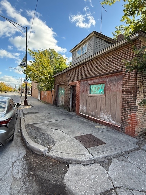 8300 S Manistee Avenue