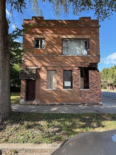 8300 S Manistee Avenue