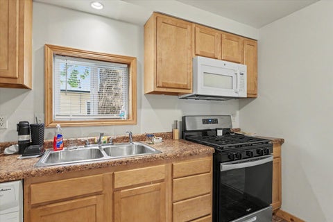 Tiny photo for 710 E Park Street, Urbana, IL 61802 (MLS # 12664983)