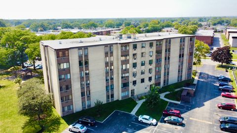 Tiny photo for 9725 S Karlov Avenue #501, Oak Lawn, IL 60453 (MLS # 12471400)