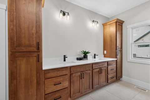 Tiny photo for 7091 SPRING CREEK Drive, Bettendorf, IA 52722 (MLS # 100000502)