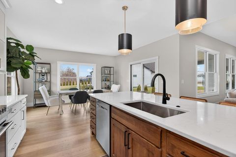 Tiny photo for 7091 SPRING CREEK Drive, Bettendorf, IA 52722 (MLS # 100000502)