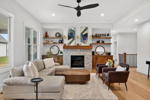 Tiny photo for 7091 SPRING CREEK Drive, Bettendorf, IA 52722 (MLS # 100000502)