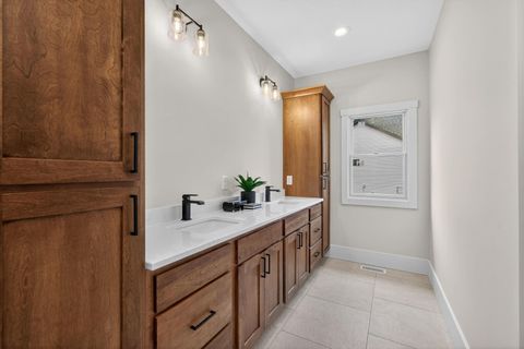 Tiny photo for 7091 SPRING CREEK Drive, Bettendorf, IA 52722 (MLS # 100000502)