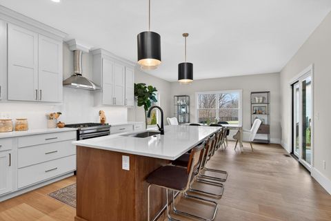 Tiny photo for 7091 SPRING CREEK Drive, Bettendorf, IA 52722 (MLS # 100000502)