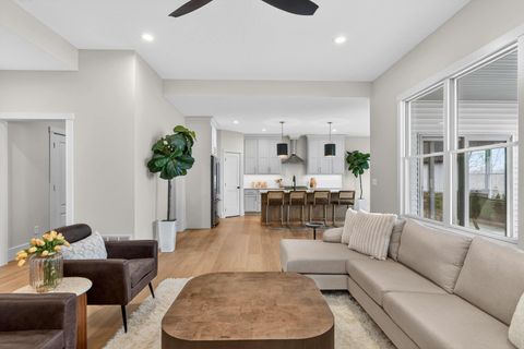 Tiny photo for 7091 SPRING CREEK Drive, Bettendorf, IA 52722 (MLS # 100000502)