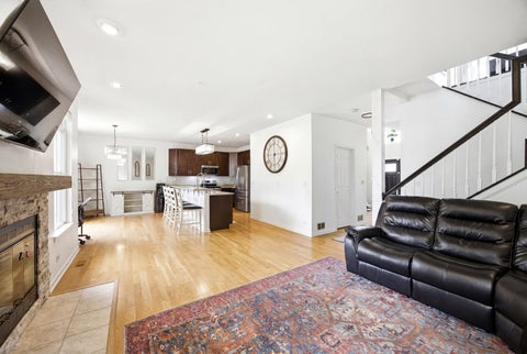 Tiny photo for 9 Tenneyson Court, Lake In The Hills, IL 60156 (MLS # 12746767)