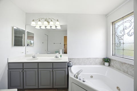 Tiny photo for 9 Tenneyson Court, Lake In The Hills, IL 60156 (MLS # 12746767)