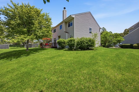 Tiny photo for 9 Tenneyson Court, Lake In The Hills, IL 60156 (MLS # 12746767)