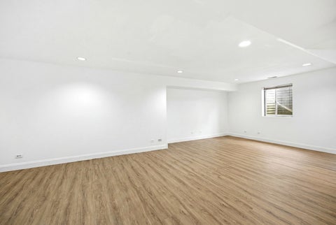 Tiny photo for 9 Tenneyson Court, Lake In The Hills, IL 60156 (MLS # 12746767)