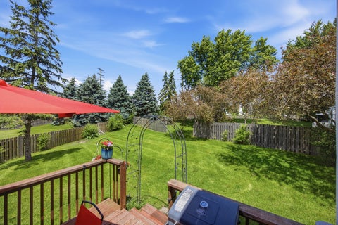 Tiny photo for 9 Tenneyson Court, Lake In The Hills, IL 60156 (MLS # 12746767)