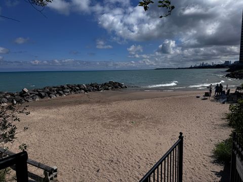 Tiny photo for 6249 N Sheridan Road #5, Chicago, IL 60660 (MLS # 12541799)