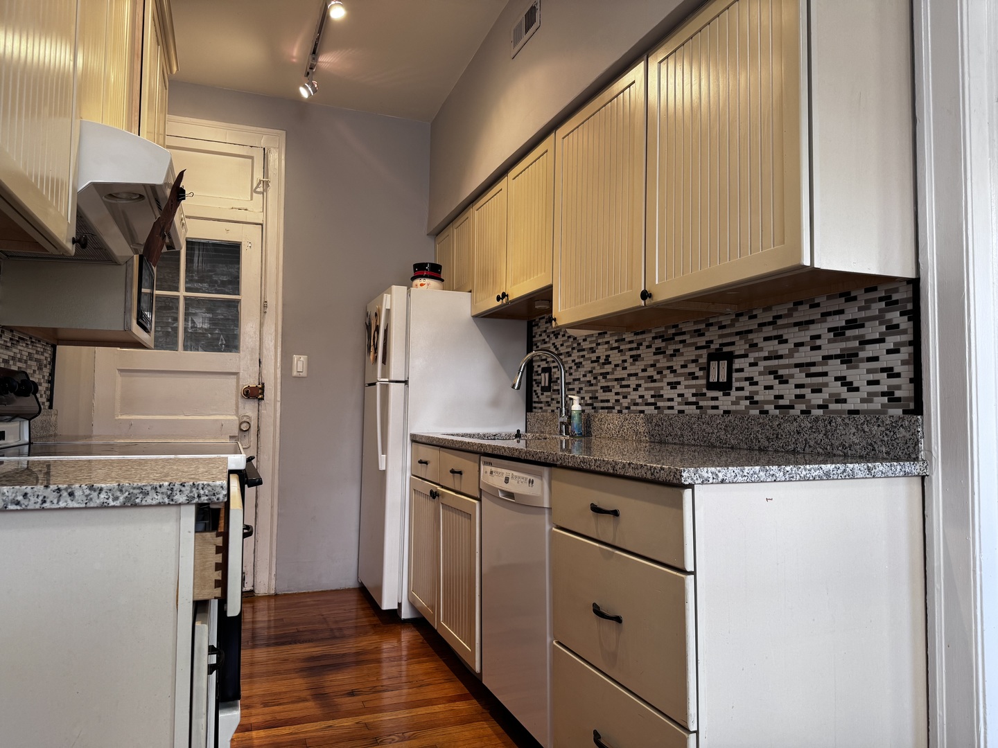 6249 N Sheridan Road 5