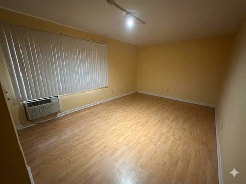 Tiny photo for 916 E Old Willow Rd Road #102, Prospect Heights, IL 60070 (MLS # 12751334)