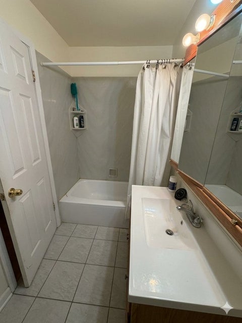 Tiny photo for 916 E Old Willow Rd Road #102, Prospect Heights, IL 60070 (MLS # 12751334)