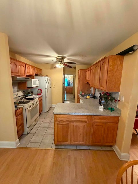 Photo of 916 E Old Willow Rd Road #102, Prospect Heights, IL 60070 (MLS # 12751334)