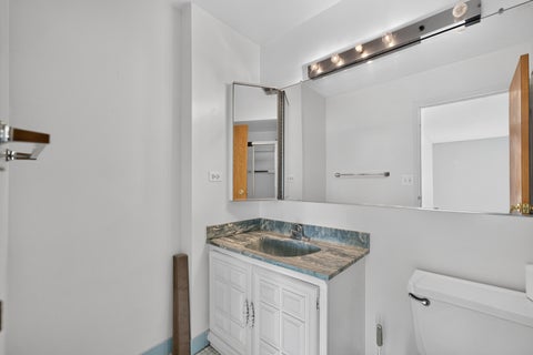 Tiny photo for 1727 W CRYSTAL Lane #611, Mount Prospect, IL 60056 (MLS # 12789101)