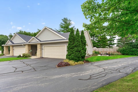 Tiny photo for 5734 JACKIES Drive #I-5734, Loves Park, IL 61111 (MLS # 12769661)