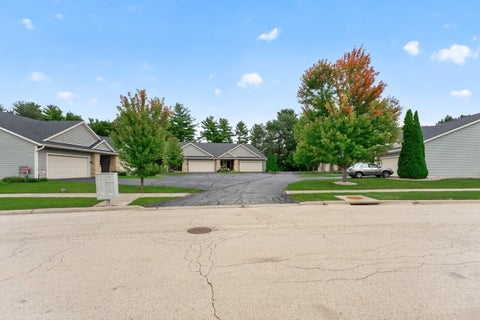 Tiny photo for 5734 JACKIES Drive #I-5734, Loves Park, IL 61111 (MLS # 12769661)