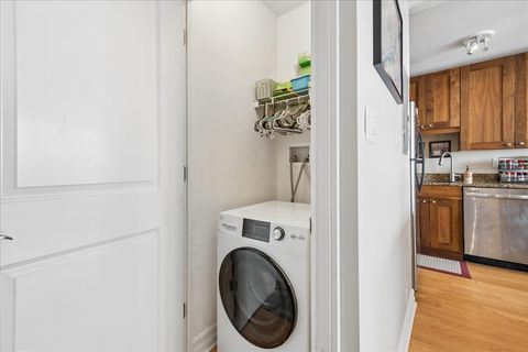 Tiny photo for 2930 N Sheridan Road #1009, Chicago, IL 60657 (MLS # 12600387)