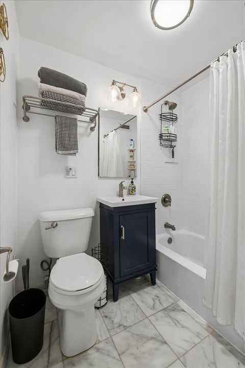 Tiny photo for 2930 N Sheridan Road #1009, Chicago, IL 60657 (MLS # 12600387)