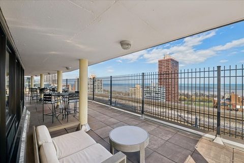 Tiny photo for 2930 N Sheridan Road #1009, Chicago, IL 60657 (MLS # 12600387)