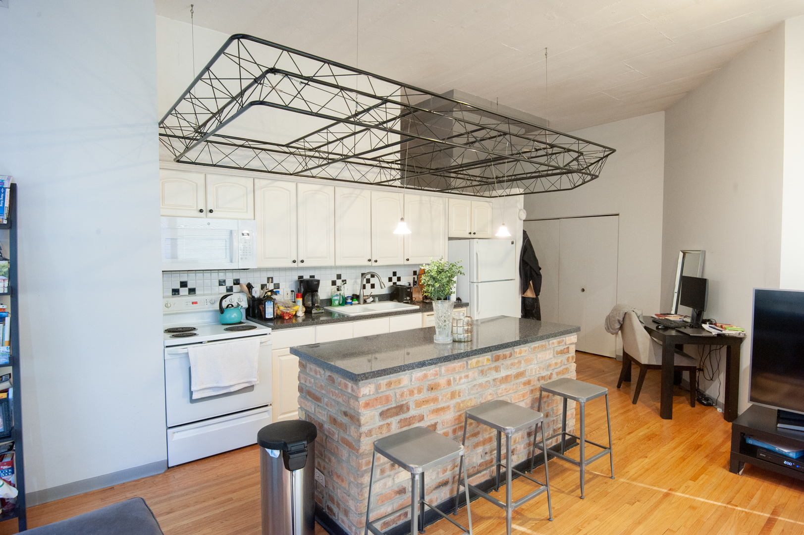 1855 N Halsted Street 7