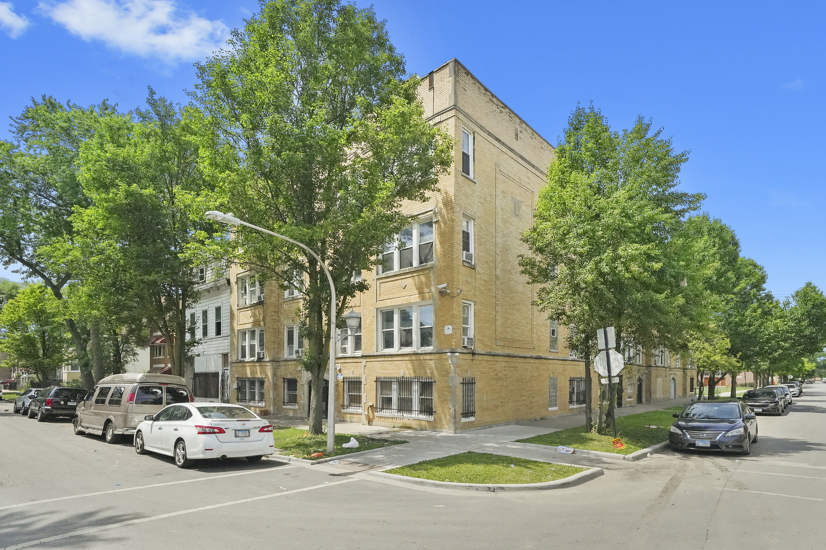 1300 S KARLOV Avenue
