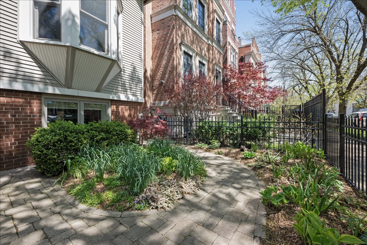 1332 W School Street