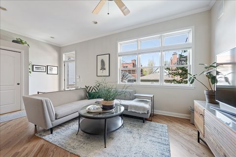 Tiny photo for 1332 W School Street, Chicago, IL 60657 (MLS # 12618433)