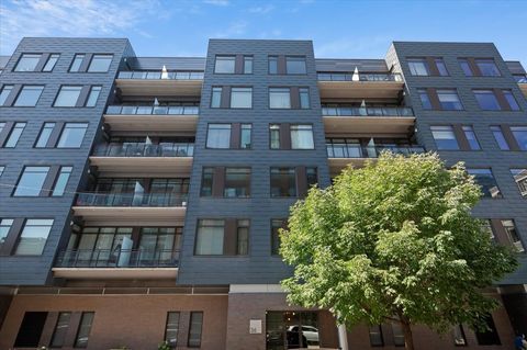 36 N Carpenter Street 2N Chicago IL 60607