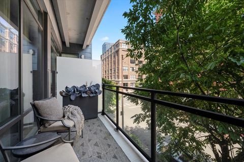 Tiny photo for 36 N Carpenter Street #2N, Chicago, IL 60607 (MLS # 12474382)