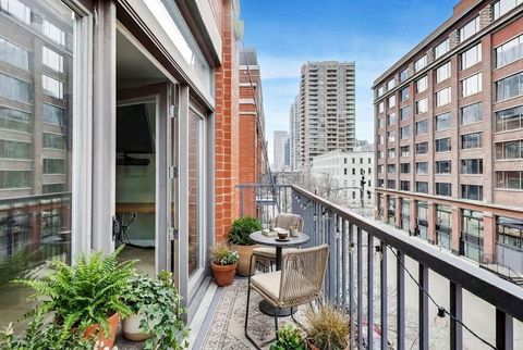 Tiny photo for 321 N Jefferson Street #401, Chicago, IL 60661 (MLS # 12565700)