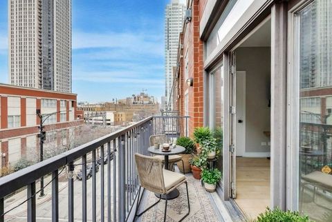 Tiny photo for 321 N Jefferson Street #401, Chicago, IL 60661 (MLS # 12565700)