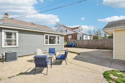 Tiny photo for 836 S Michigan Avenue, Villa Park, IL 60181 (MLS # 12617660)