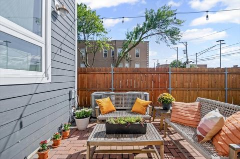 Tiny photo for 1700 N Harding Avenue, Chicago, IL 60647 (MLS # 12617076)