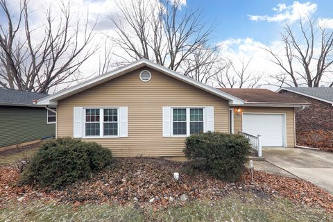 A home in North Aurora