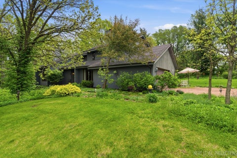 Photo of 39W795 Reindeer Trail, St. Charles, IL 60175 (MLS # 12619082)