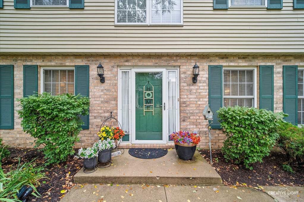1537 LAUREL OAKS Drive